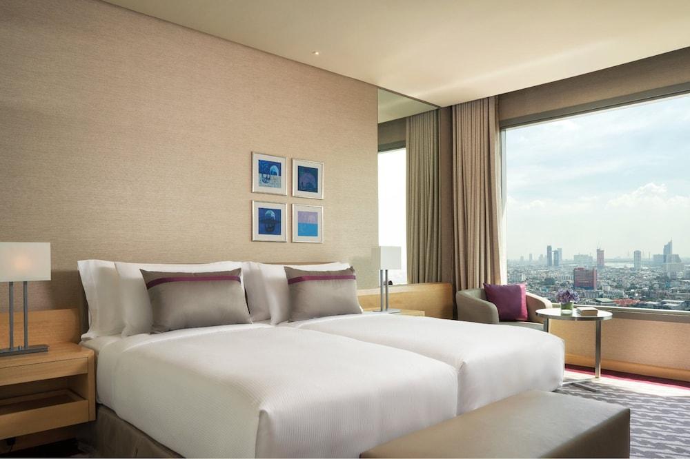 Avani Plus Riverside Bangkok Hotel -SHA Certified Buitenkant foto